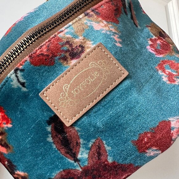 Joyfolie Women's Savannah Belt Bag in Aegan Ikat fanny pack - Picture 5 of 8